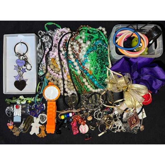 Kids girls boys junk drawer bundle lot 60+ jewelry pieces collectibles - Picture 1 of 8